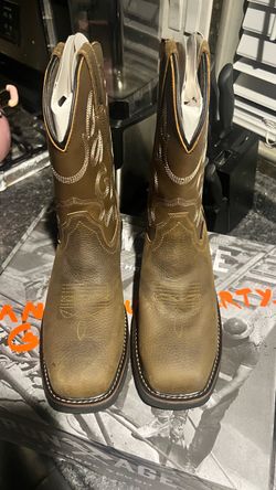 Steel toe boots