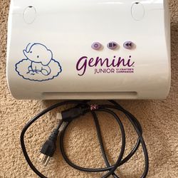 Gemini Junior By Crafters Companion Die Cut And Emboss Machine