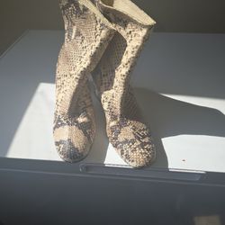 Buckle Brand Snake Skin Boots 7.5 Sz