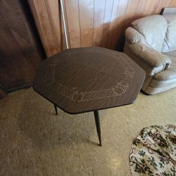 Dinette Table (Free)