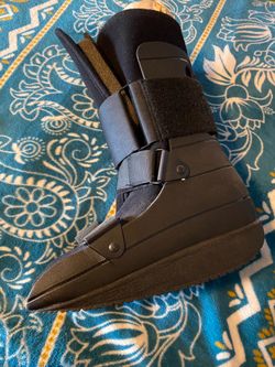 Orthopedic boot size Large