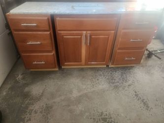Bathroom vanity