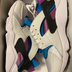 DS NIKE HUARACHE SIZE 9