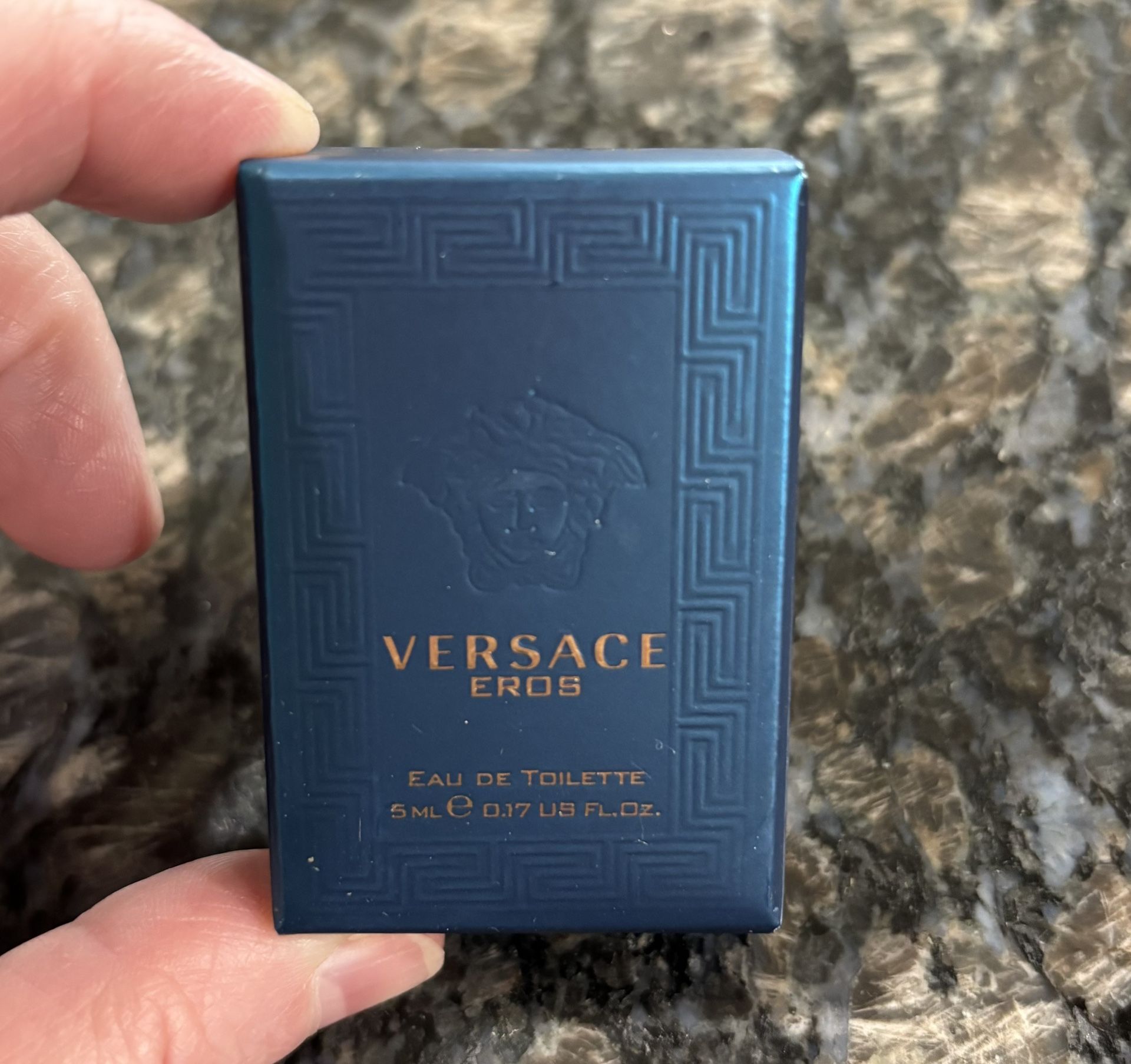 NEW VERSACE EROS MENS EAU DE TOILETTE MINI $10!
