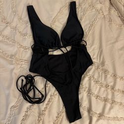 Strappy Cutout One-Piece Swimsuit with Waist Ties – Size M (NWOT)