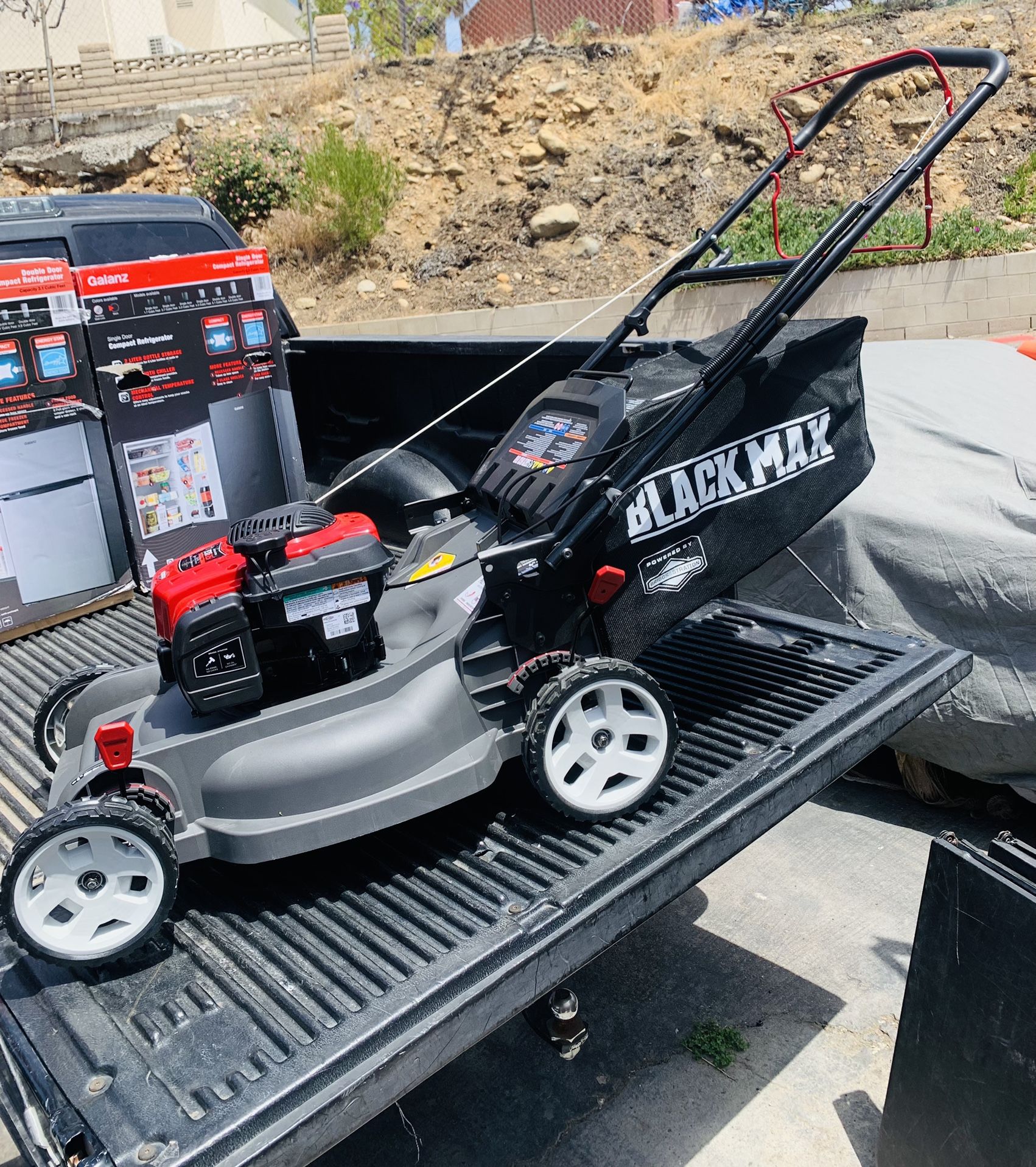 Black Max 21-Inch 150cc Self-Propelled Gas Mower with Briggs & Stratton Engine