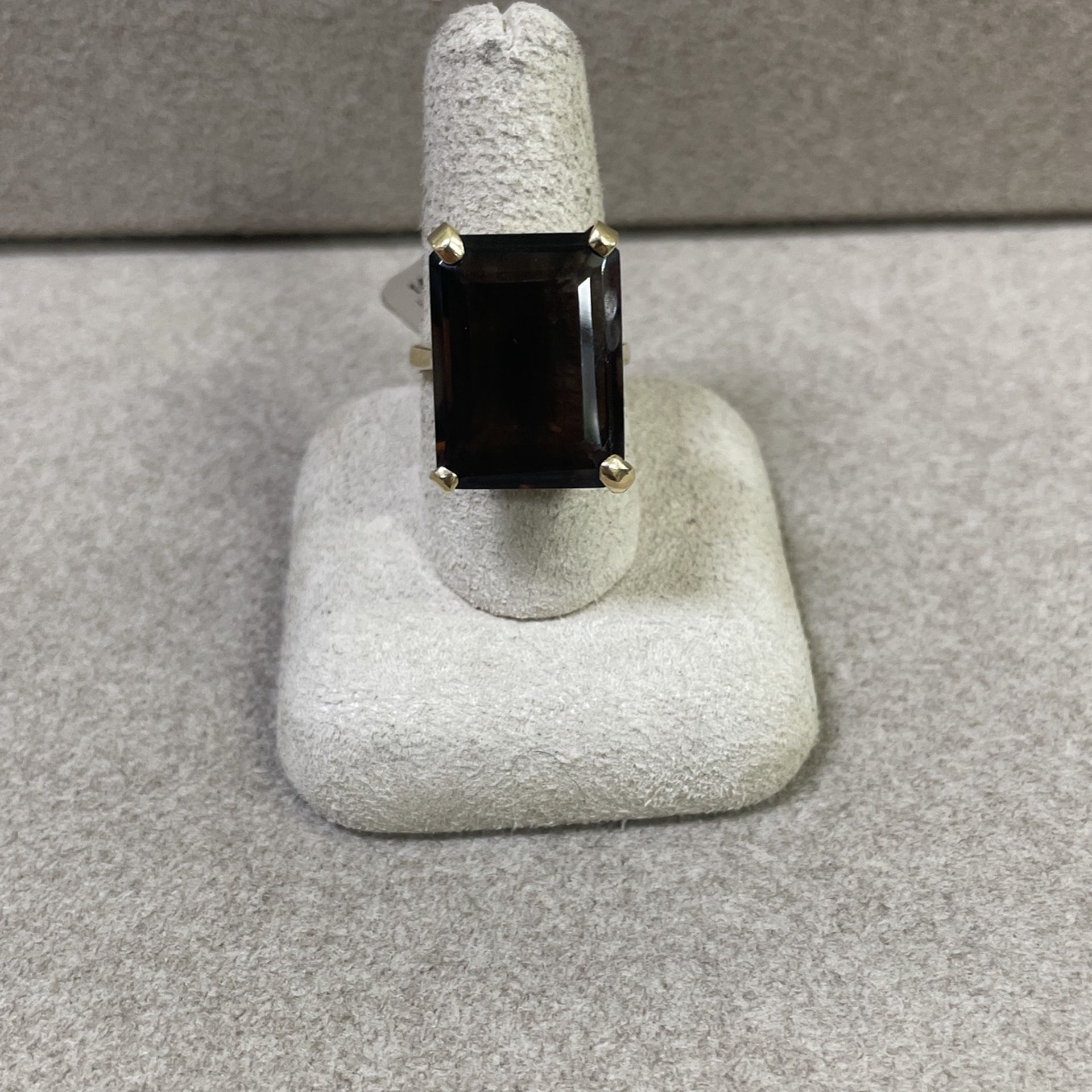 Ladies Fashion Ring 