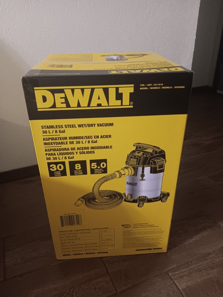 DeWALT vacuum