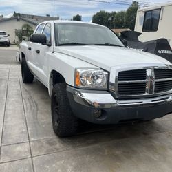 2005 Dodge Dakota