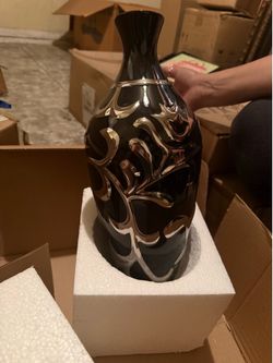 2 Midnight vase