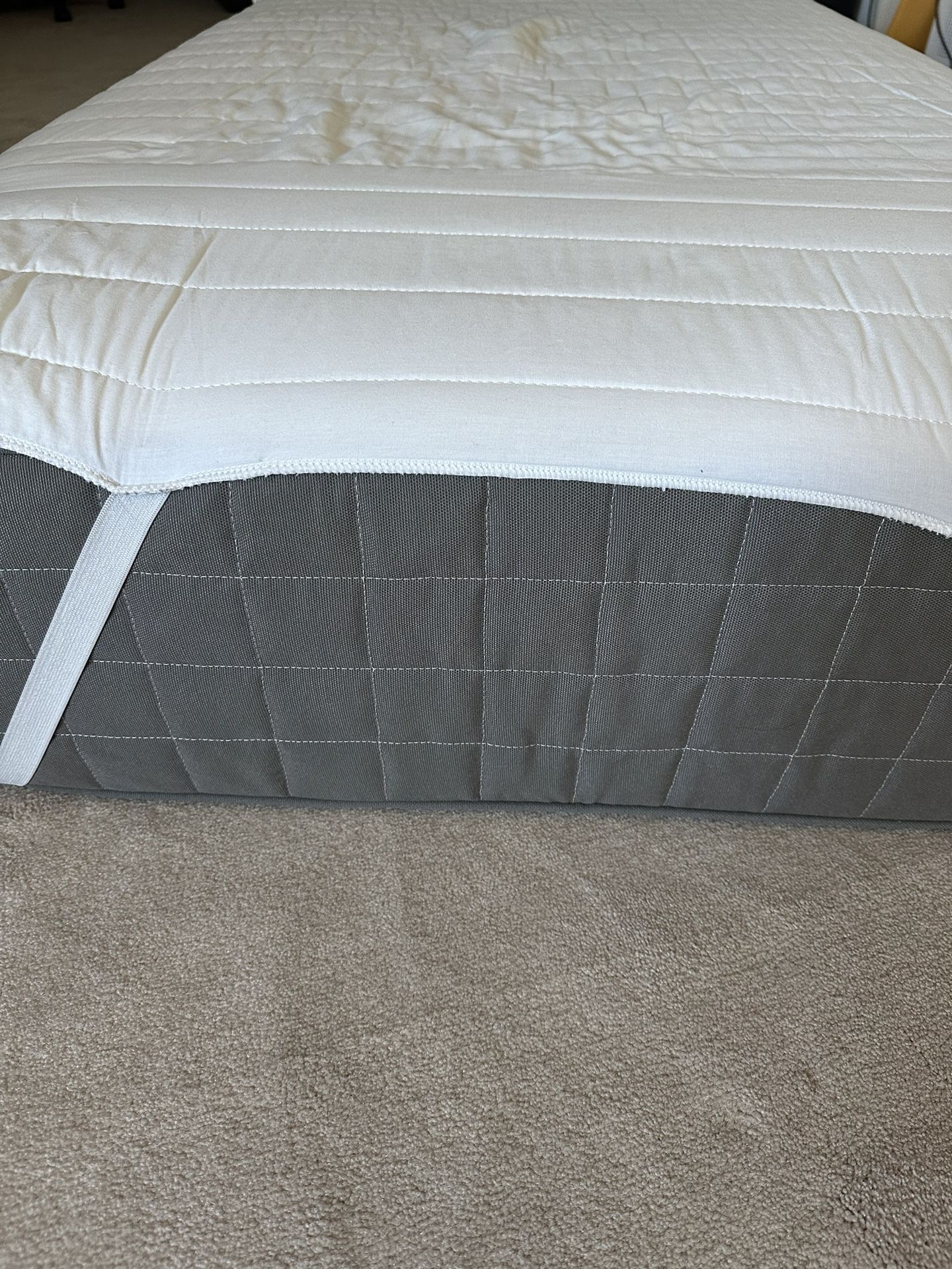 IKEA HAUGSVÄR Hybrid Mattress w/ Topper - Twin