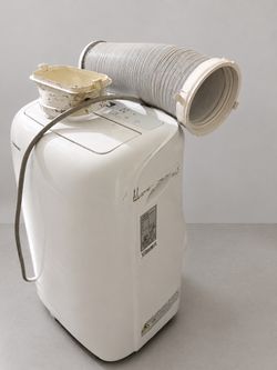 TOSHIBA 8,000 BTU Portable Air Conditioner - AS IS, needs fixed/for parts!