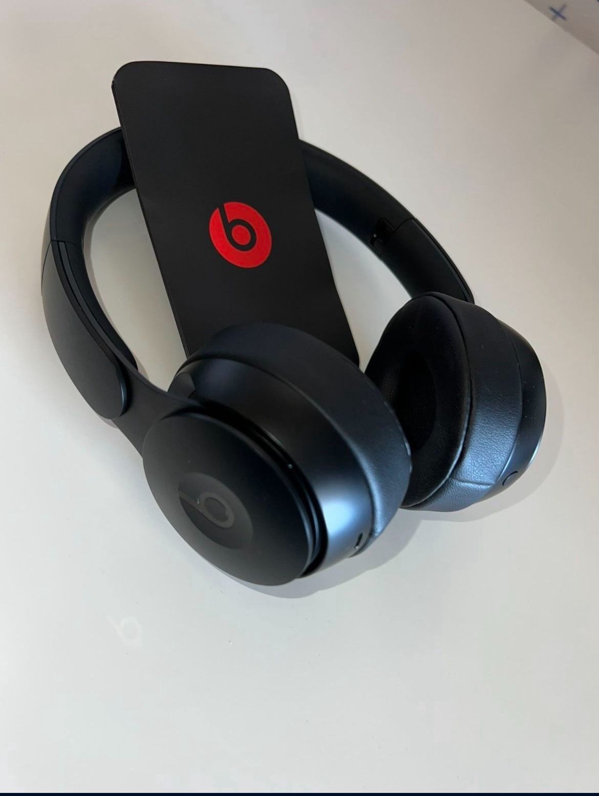 Beats Pro ( Lightning Cable Edition)