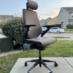 Brand New Steelcase Gesture Office Chair /adjustable Headrest 