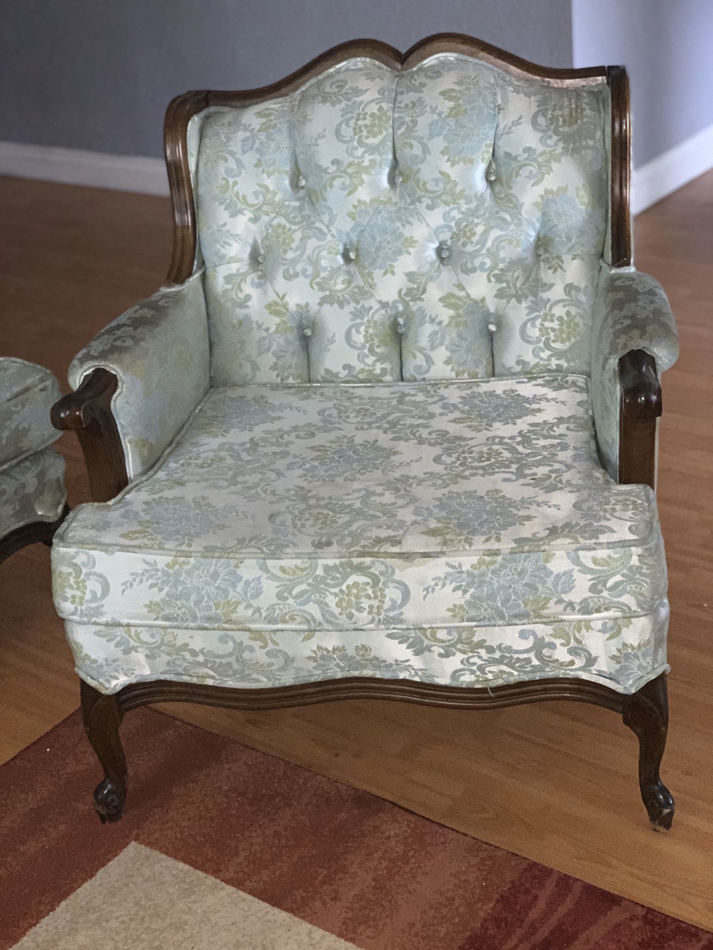 Antique French style sofa and chair and extra lg Rug, located in San Bernardino, CA 92407 FREE