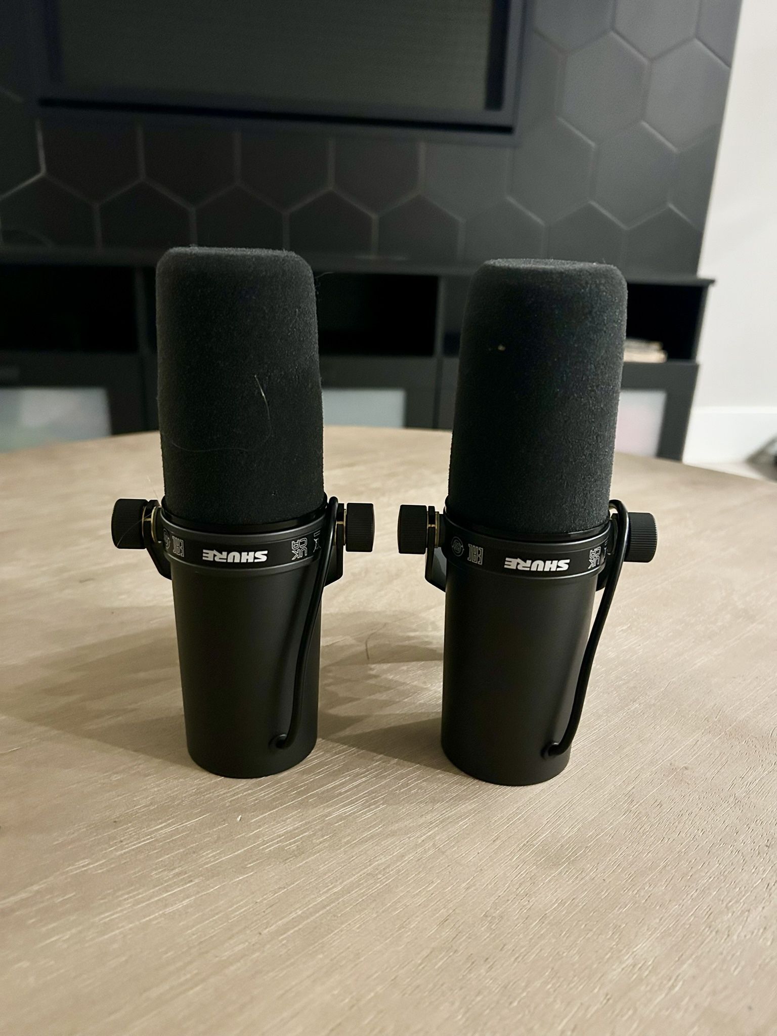 2 Shure SM7B's + 2 Gator Framework Stands