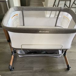 Ezebaby 3-in-1 Baby Bassinet - LIKE NEW