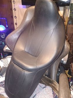Harley Davidson seat and exhaust pipes