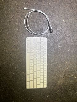 Apple Magic Keyboard – Wireless – Silver/White
