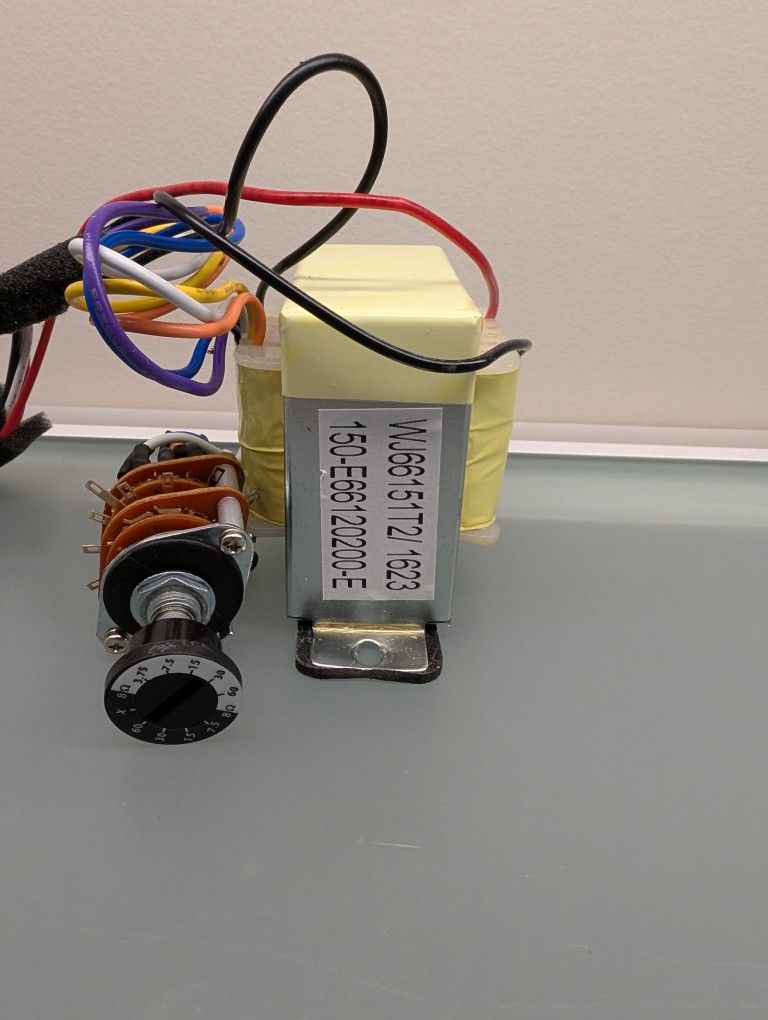 (27) 70V Commercial Audio Transformer for Speakers Multiple Taps 70.7V 100V & Switch
Taps: 3.75W/7.5W/15W/30W/60W at 70V;
7.5W/15W/30W/60W at 100V
Sel