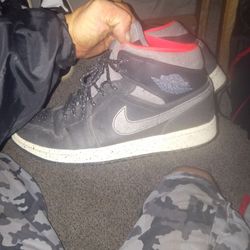 Air Jordan Gray And Black Size 10 And 1/2