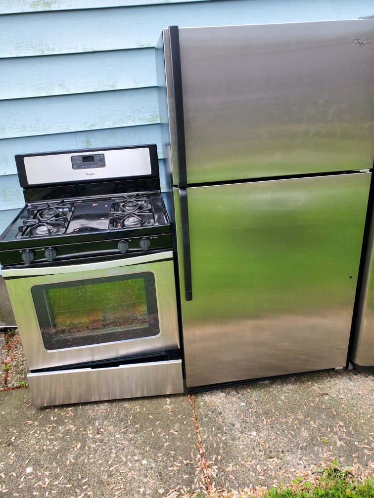 Stove And Fridge  Great Condition  Stove 30 Inches Fridge 32 Inches Wide With Ice Maker Warranty Both Item  $700..