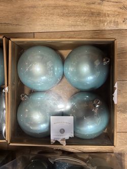 Wondershop 4-Count Light Blue Ball Ornaments