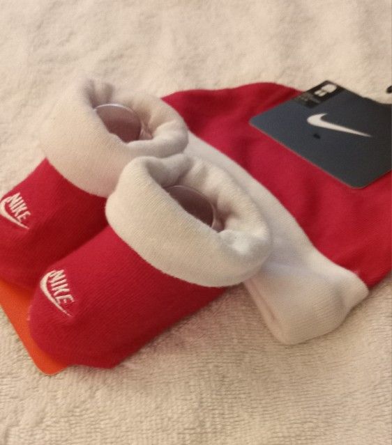 Nike Hat & Booties