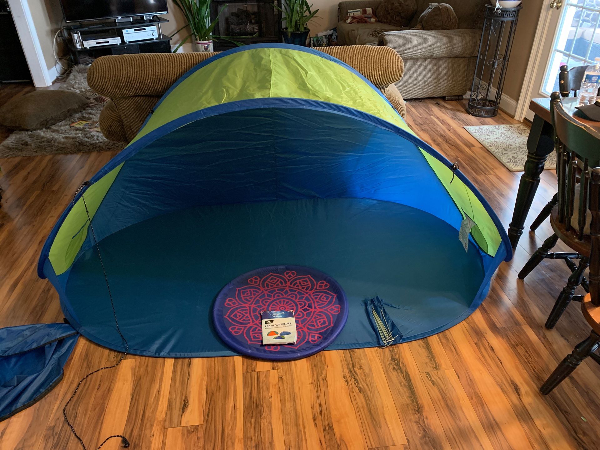 Pop- Up Sun Shelter