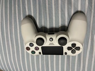 PS4 controller