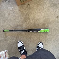 Easton Mako baseball bat