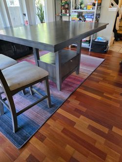 Dining Table and 6 Chairs