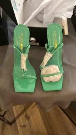 Teal Women’s Fashion Nova Heels Size 7