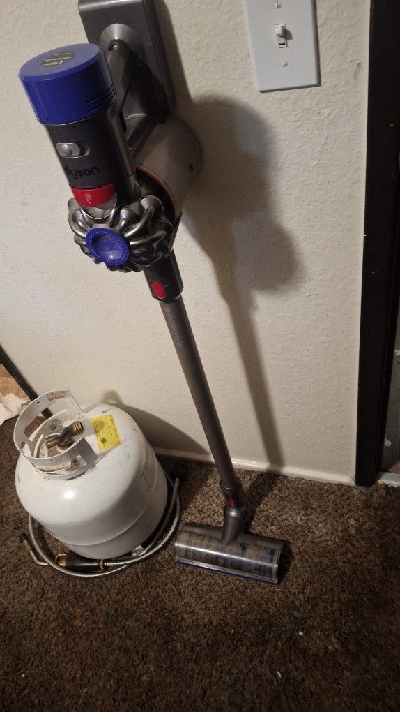 Dyson V8 Animal Cordless Vacuum