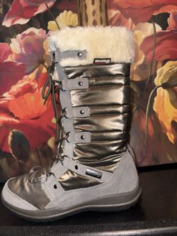 NWOT Boots Waterproof 