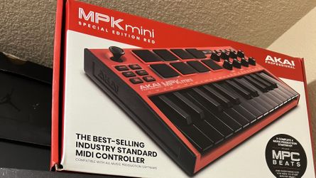 Akai Mini Keyboard
