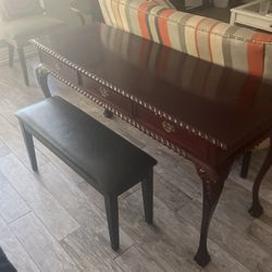 Queen Ann Desk