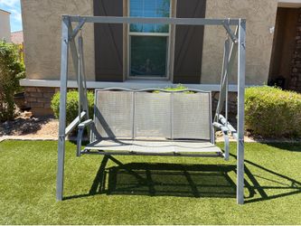 A-Frame 3 Person Swing