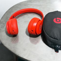 Beats by Dr. Dre Solo3 Wireless Headphones Red with Case & Charger, read description