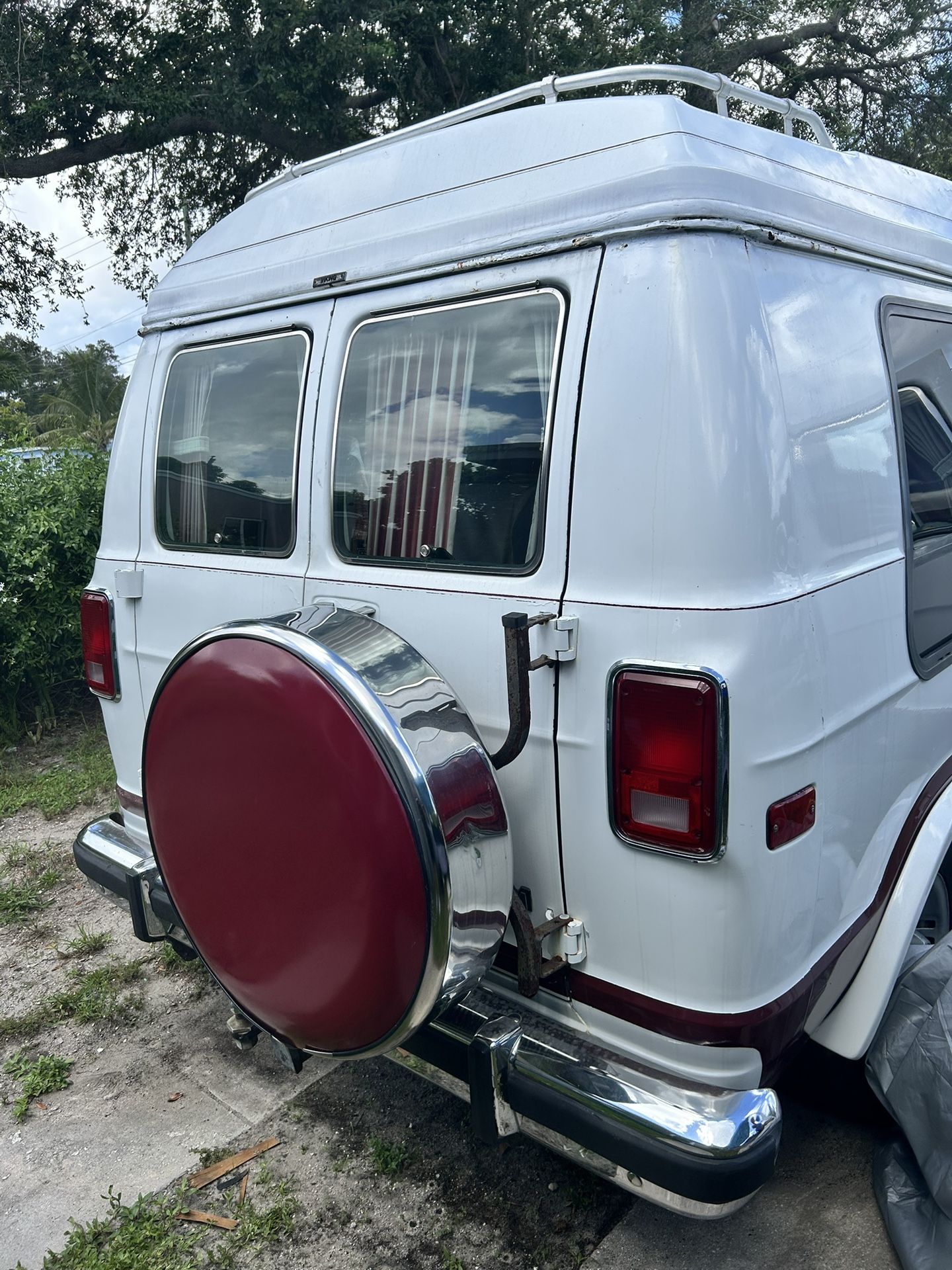 1990 Dodge Ram van B250 For Parts