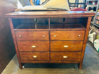 Dresser
