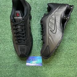 Nike Shox R4 triple black