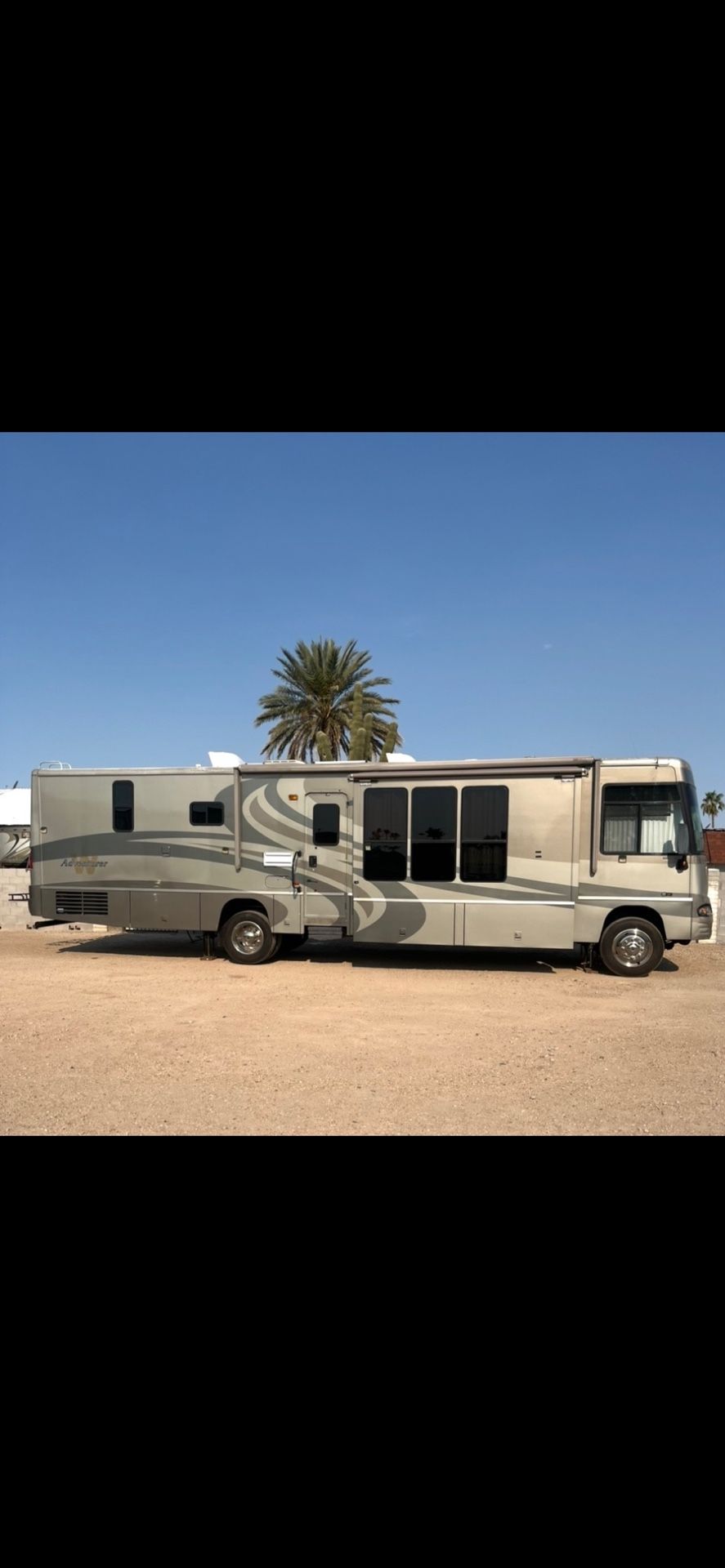 2005 Winnebago adventure Adventure