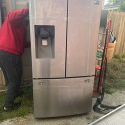 Used Samsung Refrigerator/freezer Combo 