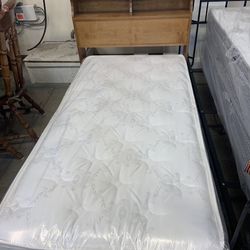 2 Twin Beds