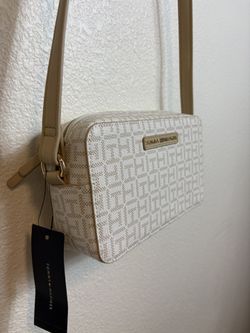 Tommy Hilfiger Crossbody Camera Bag Beige Monogram Adjustable Strap NWT