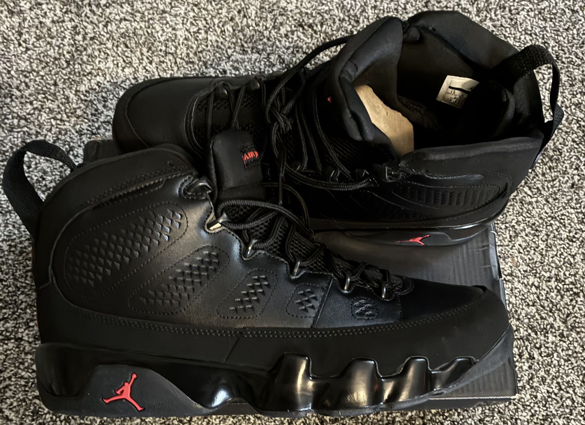 Jordan Retro 9 (Bred) sz11.