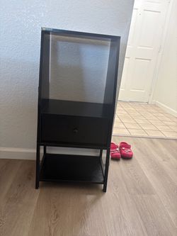 2 Side Tables