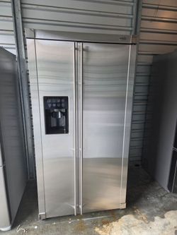 GE REFRIGERATOR running great