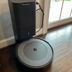 iRobot Roomba Vacuum 